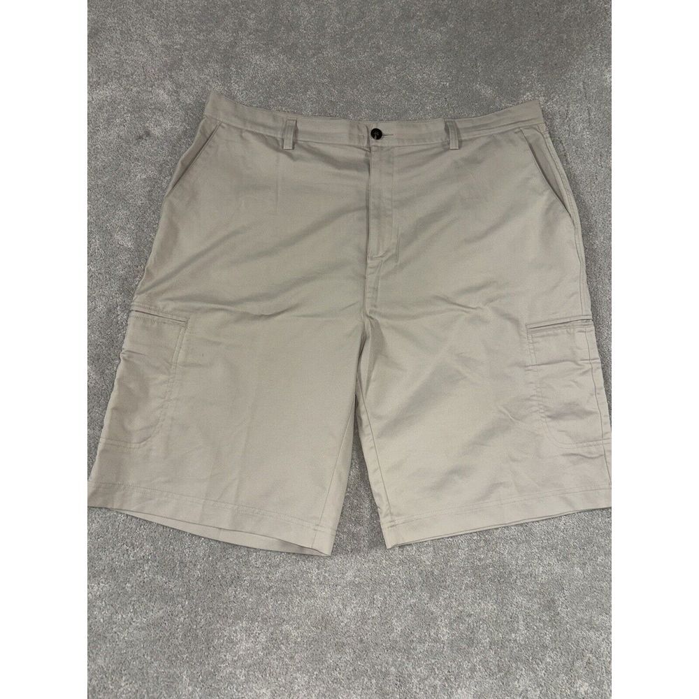 adidas golf shorts tan size 40 inseam 11in side pockets‎